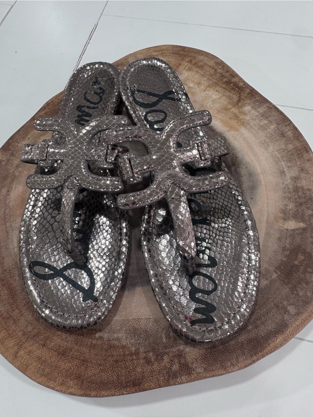 Sam Edelman Metallic Snake-Embossed Silver Thong Sandals Size 9 - Picture 4 of 5